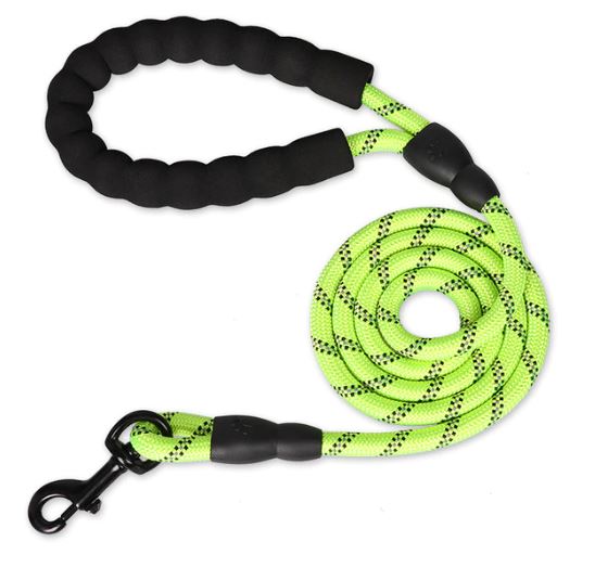 Strong dog leash with comfortable handle